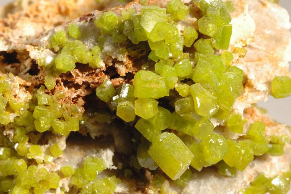 Pyromorphite sur matrice - Guangxi - Chine