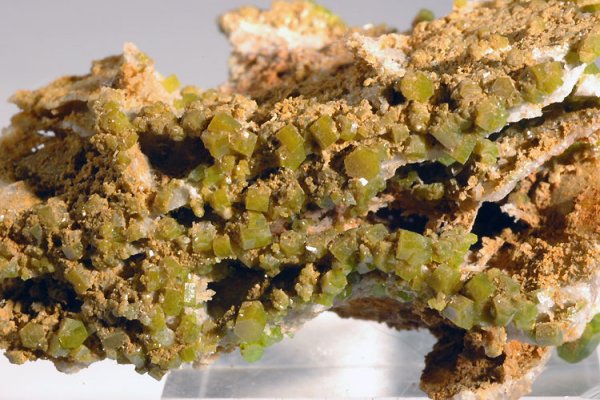 Pyromorphite sur matrice -  Guangxi - Chine