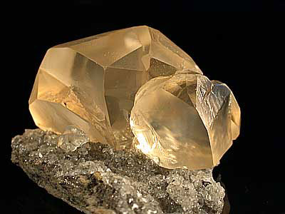 Multiaxes - Calcite - Rudny