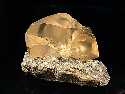 Etienne Guillou - Calcite - Rudny