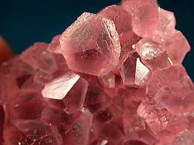 Cobaltocalcite - Multiaxes